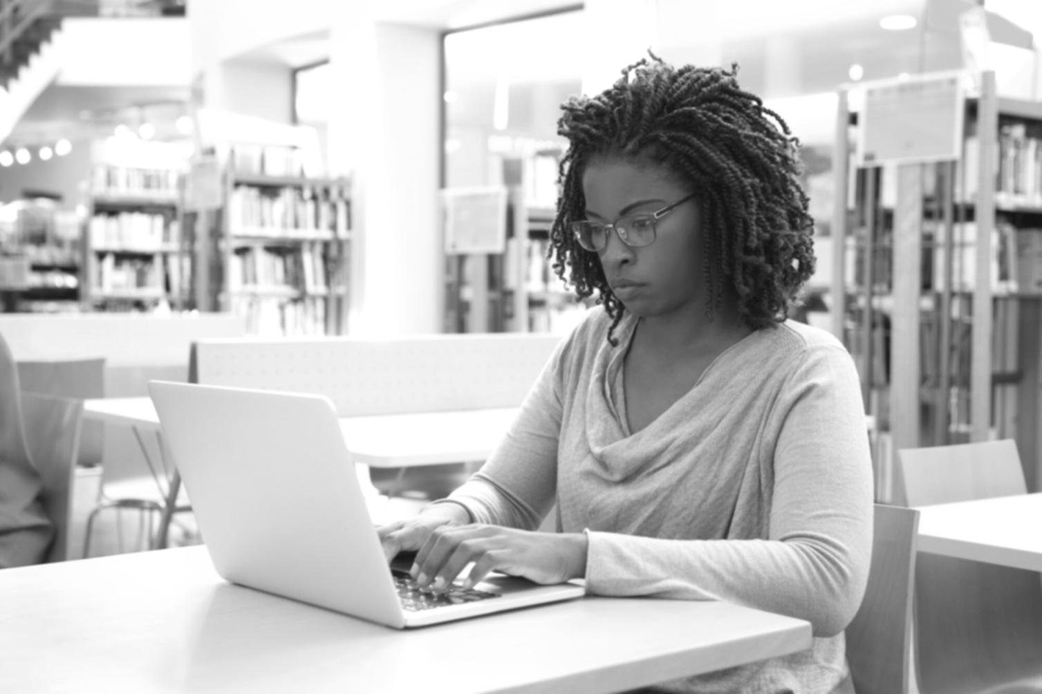 Équipe moravixolane travaillant sur des stratégies innovantes de link building
